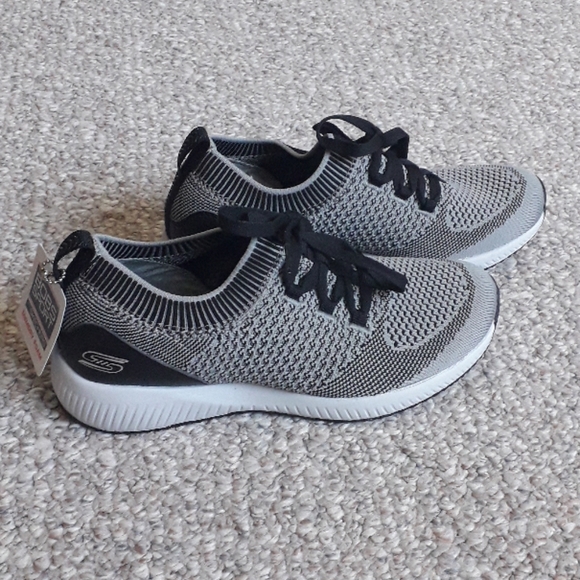 New Skechers Ladies Active Shoes. - Picture 2 of 6